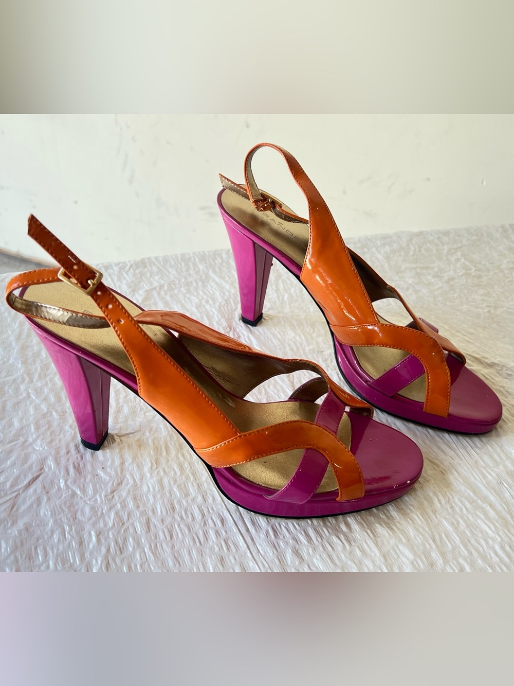 Bandolino Orange and Pink Patent Slingback Heels
